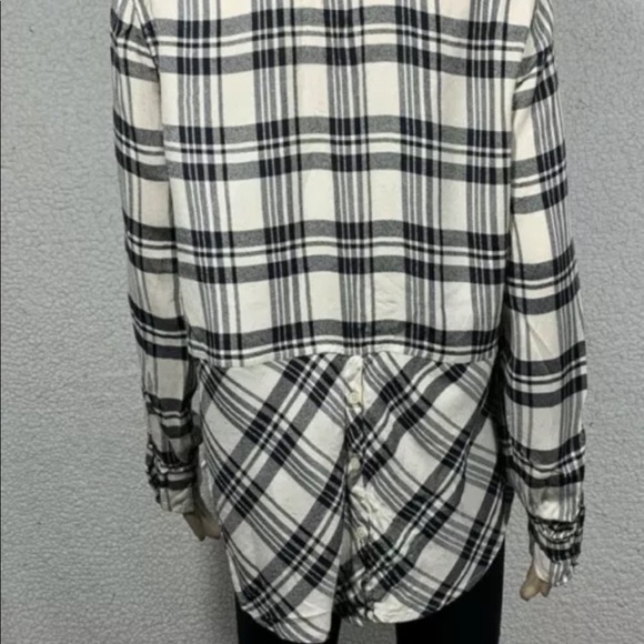 Lucky Brand Womens Plaid Button Up Shirt size M Black White Button Up Back - Picture 4 of 7